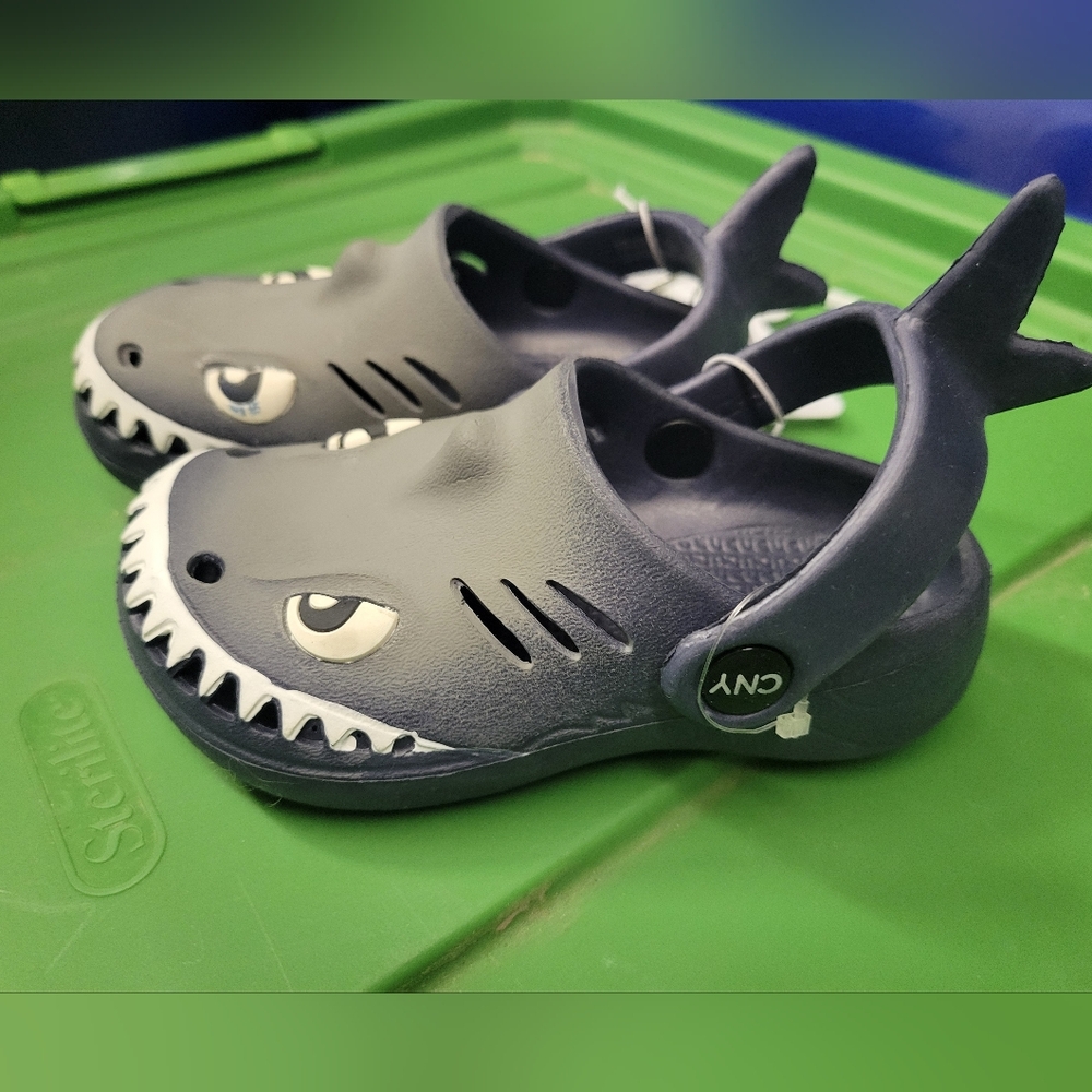 Capelli Shark Crocs - Picture 2 of 4